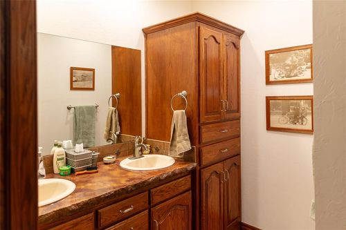 40949 E County Road 1370, Granite, OK, 73547-5130 | Card Image