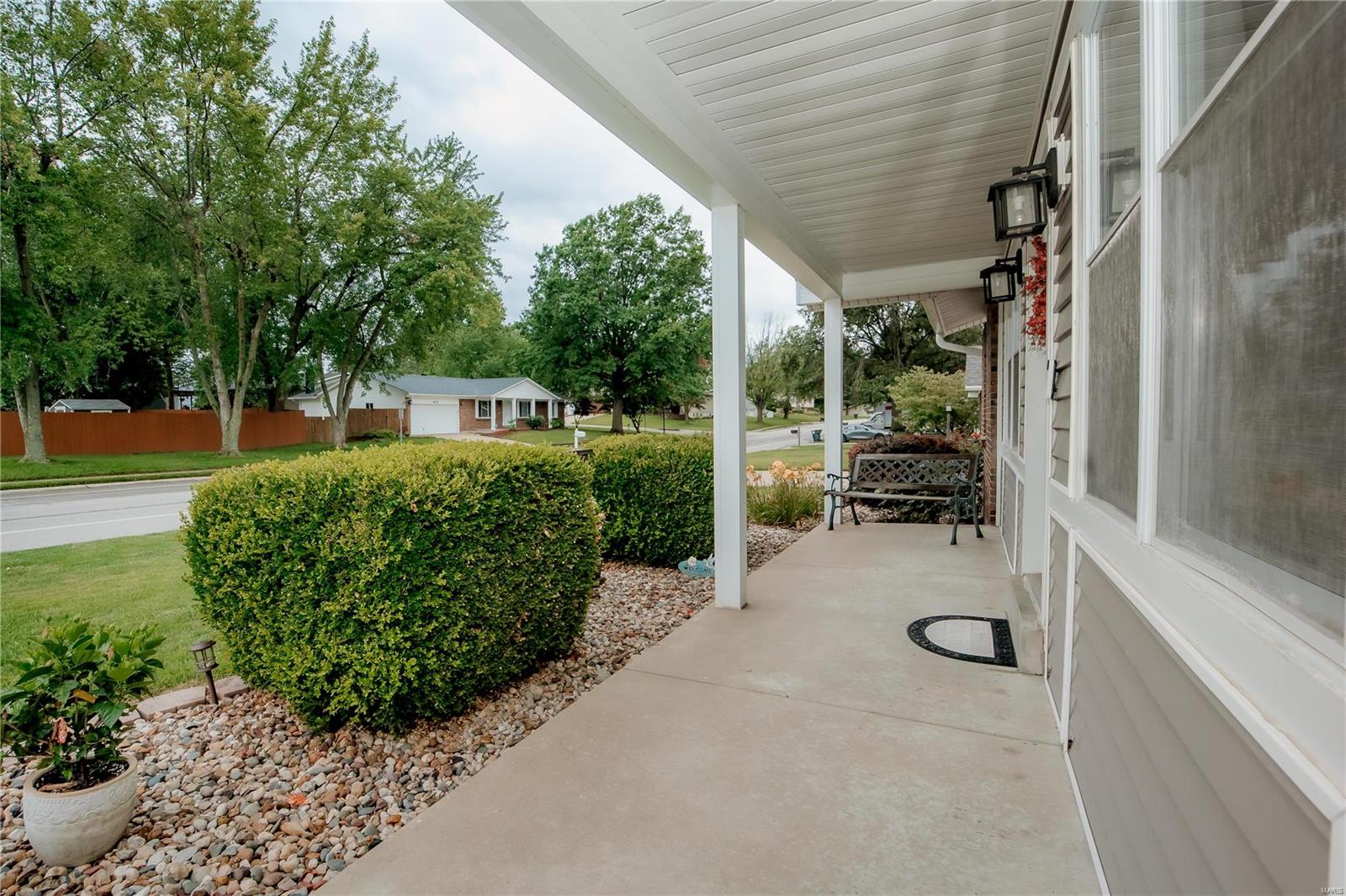 Sutters Mill Rd, Saint Peters, MO 63376
