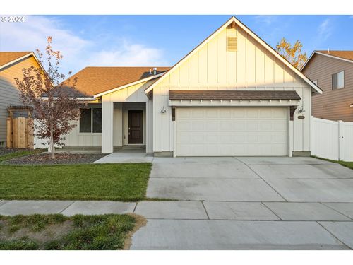 1938 Nw Archer Dr, Hermiston, OR, 97838 | Card Image