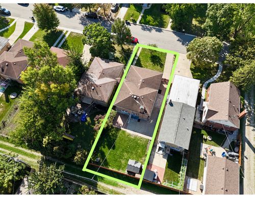 3836 W Estes Ave, Lincolnwood, IL, 60712-1032 | Card Image