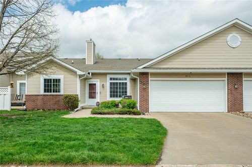 9513 Ironwood Ln, Johnston, IA, 50131-2786 | Card Image