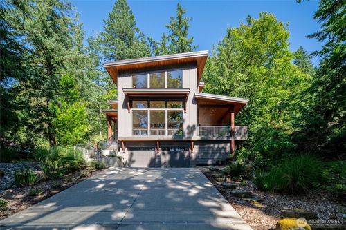 1515 38th St, Bellingham, WA, 98229-4915 | Card Image