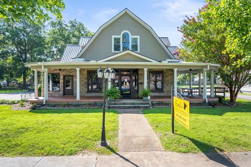 210 E Lincoln St, Tullahoma, TN, 37388-3634 | Card Image