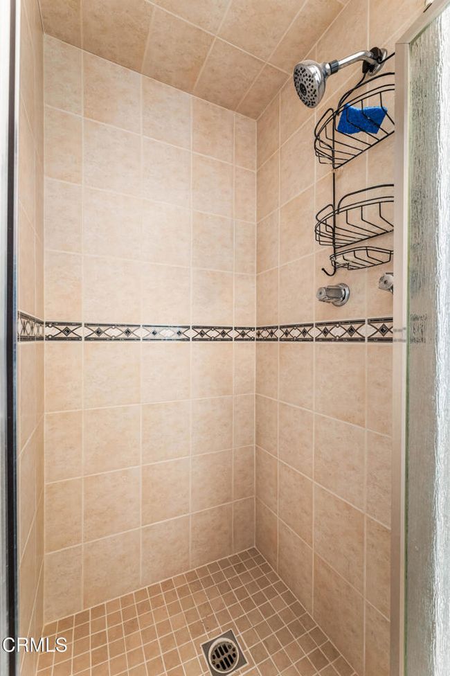 18630CantaraSt-2 front bathroom shower | Image 21