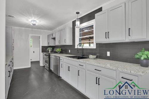 303 E Fairlane Dr, Longview, TX, 75604-1730 | Card Image