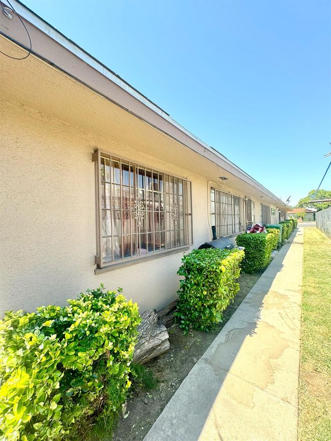 2136 N 1 St St, Home with 6 bedrooms, 0 bathrooms and null parking in Fresno CA | Image 5