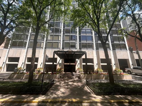 apt-704-50 Bellevue Pl, Chicago, IL, 60611-6106 | Card Image