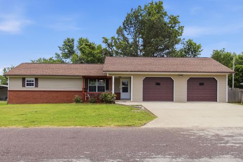 109 Circle Dr, Monett, MO, 65708-2716 | Card Image