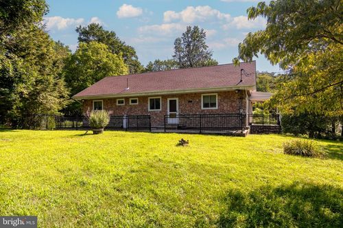 246 Millbrook Rd, Washington, NJ, 07882-3715 | Card Image