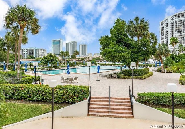 APT-1717 - 2500 Parkview Dr, Condo with 2 bedrooms, 2 bathrooms and null parking in Hallandale Beach FL | Image 28