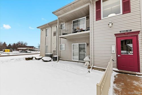 9959 Allen Pointe Dr, Allen Park, MI, 48101-1282 | Card Image