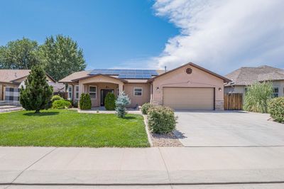 325 Arches Drive, House other with 3 bedrooms, 2 bathrooms and null parking in Fruita CO | Image 2