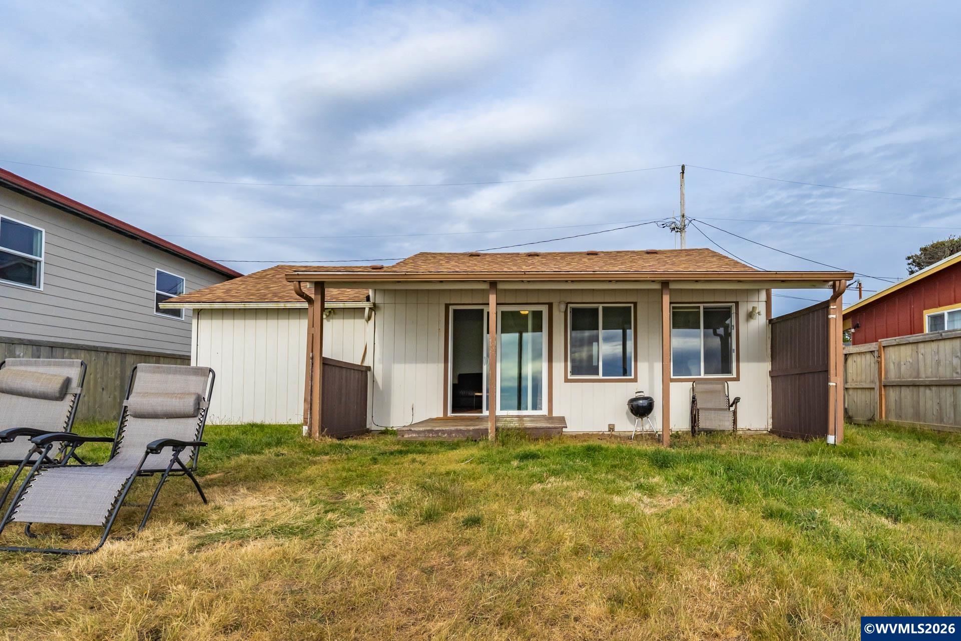 Residential in Lincoln City 3