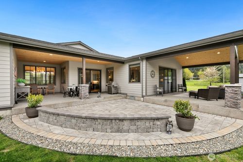 35945 Se 49th St, Fall City, WA, 98024-9754 | Card Image