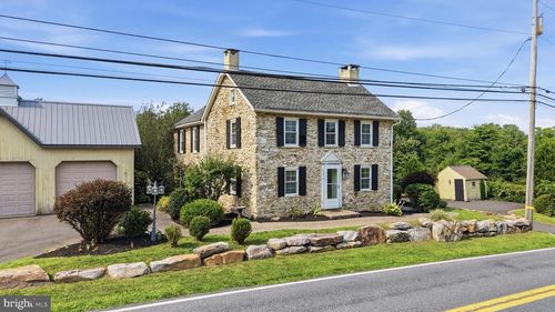 435 Huffs Church Rd, ALBURTIS, PA, 18011-2221 | Card Image