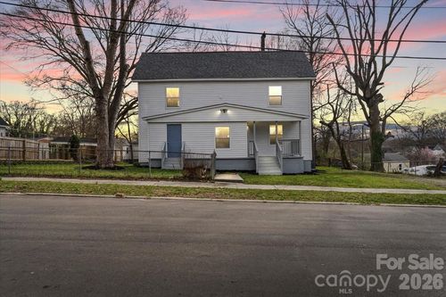 913 W 3rd Ave, Gastonia, NC, 28052-3963 | Card Image