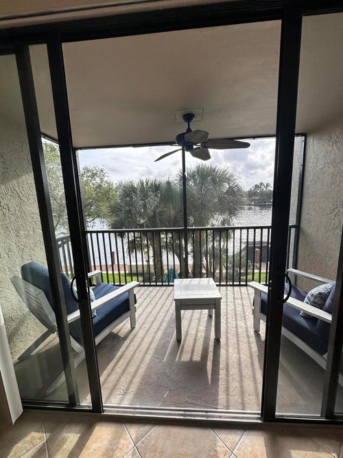 2040-22 Royal Palm 2040 Way, Boca Raton, FL, 33432 | Card Image