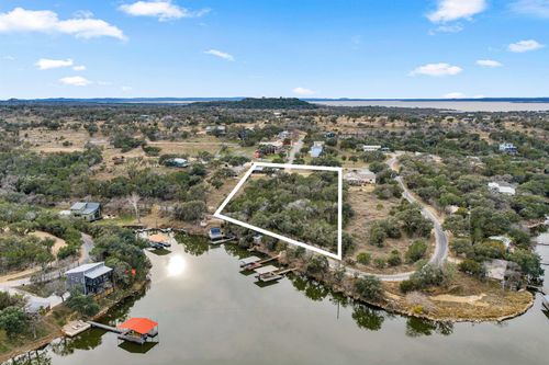 201 Acorn St, Burnet, TX, 78611-2983 | Card Image