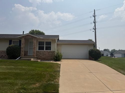 2911 and 2909 High Point Drive, Davenport, IA, 52806 | Card Image