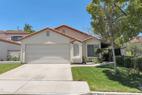 807 Links View Dr, Simi Valley, CA, 93065-6655 | Card Image
