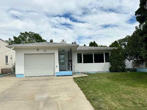 733 4 Street S, Lethbridge, AB, T1J2A7 | Card Image