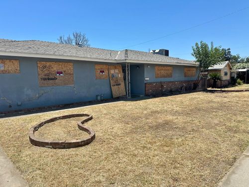 2153 Knowles St, Selma, CA, 93662-4006 | Card Image