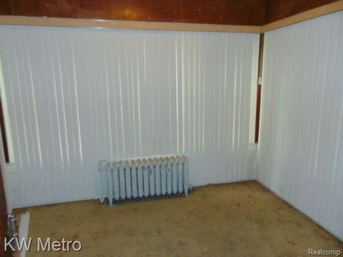 50 Glendale St, Highland Park, MI, 48203-3275 | Card Image