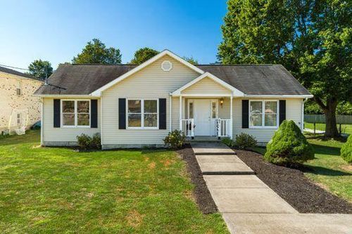 45 Bradley St, Thornville, OH, 43076-9017 | Card Image