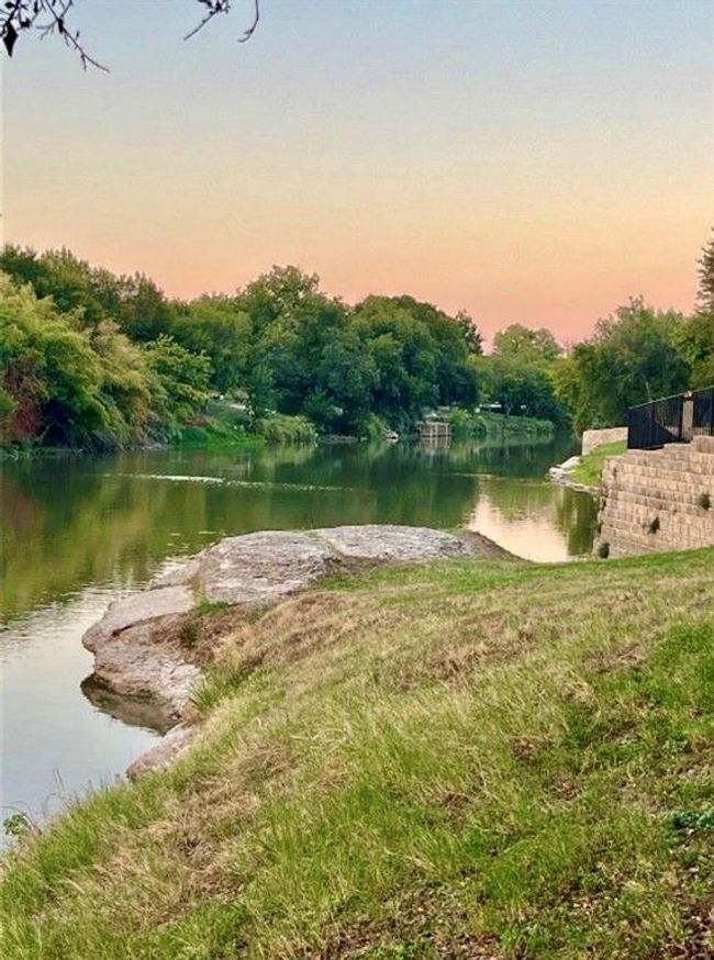 125 Dove Meadow Lane, For Sale in Glen Rose Zoocasa