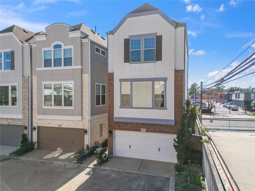 6759 Highclere Manor Ln, Houston, TX, 77055-1484 | Card Image