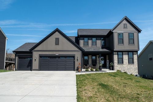 3640 Madison Street, Waukesha, WI, 53188 | Card Image