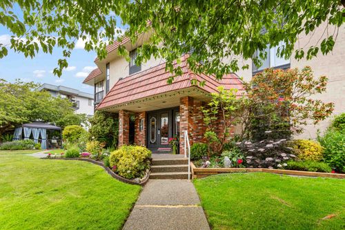 204-1458 Blackwood St, White Rock, BC, V4B3V4 | Card Image