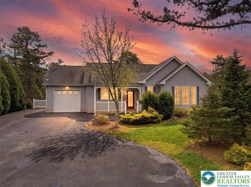 64 Robertson Rd, Jim Thorpe, PA, 18229-2723 | Card Image