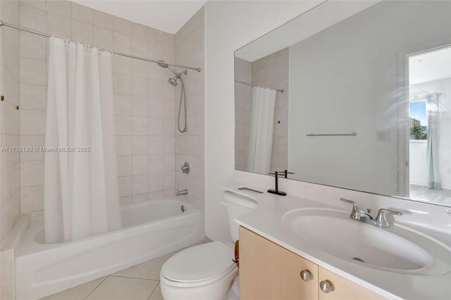 APT-305 - 2280 Sw 32 Nd Ave, Condo with 2 bedrooms, 2 bathrooms and null parking in Miami FL | Image 20