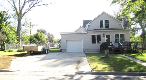 504 9th Ave, Madison, MN, 56256-1135 | Card Image