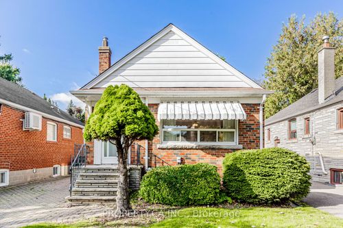 82 Cedarcrest Blvd, East York, ON, M4B2P3 | Card Image