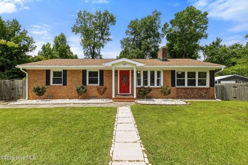 123 Greencrest Cir, Jacksonville, NC, 28540-3014 | Card Image