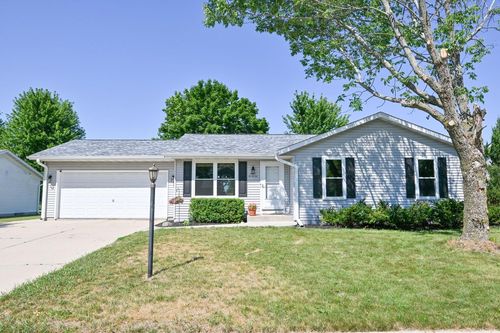 W201N16255 Ash Drive, Jackson, WI, 53037 | Card Image