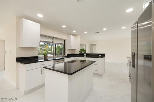 2232 Longboat Dr, NAPLES, FL, 34104-3326 | Card Image