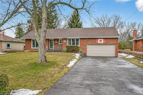 248 Seneca Ave, Hamilton, ON, L9B1M4 | Card Image
