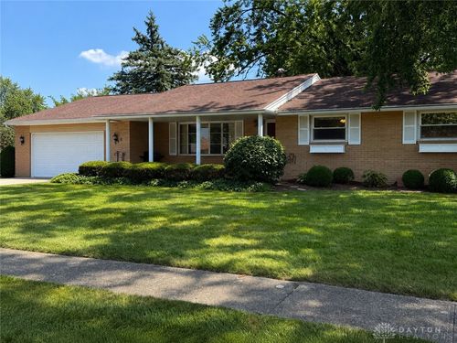 520 Berkshire Circle, Englewood, OH, 45322 | Card Image