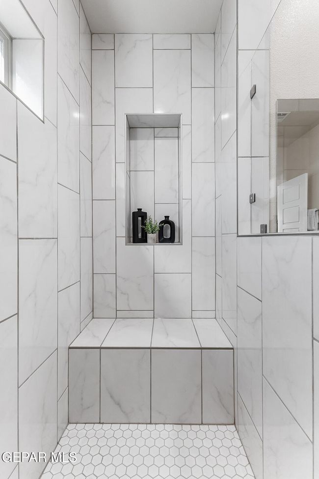Primary Shower | Image 26