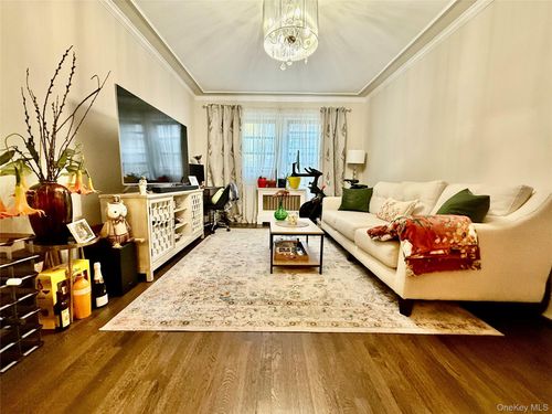 2p-23 Old Mamaroneck Rd, White Plains, NY, 10605-2061 | Card Image