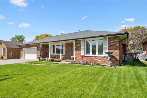 10 Alexander Ave, Tillsonburg, ON, N4G2X9 | Card Image