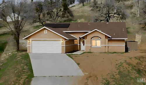 17950 Zurich Ct, Tehachapi, CA, 93561-8433 | Card Image