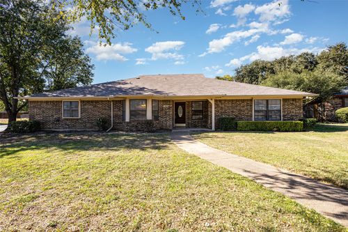 7401 Windcrest Ct N, North Richland Hills, TX, 76182-7734 | Card Image