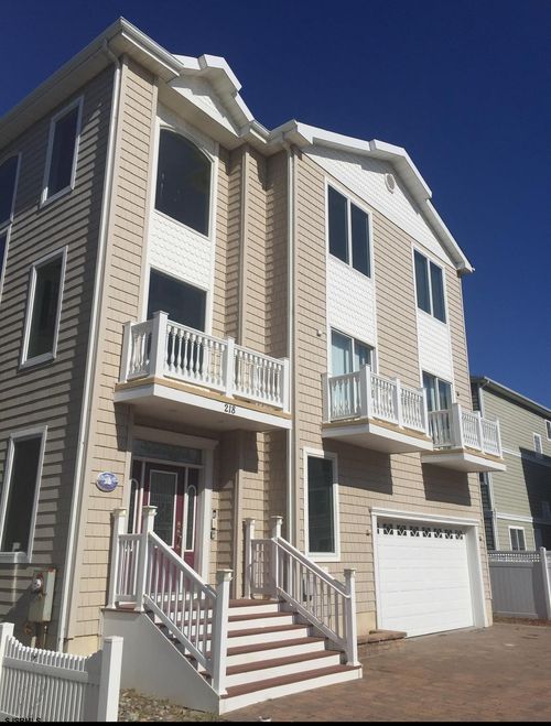 218 15th St N, Brigantine, NJ, 08203-3224 | Card Image