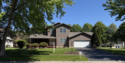 124 Beverly Dr, Chesterton, IN, 46304-9368 | Card Image
