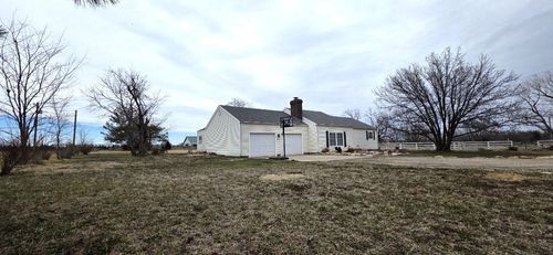 194 Hilltop Dr, Great Bend, KS, 67530-9295 | Card Image