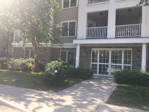 a-13-1056 Victoria St, New Bedford, MA, 02745-1651 | Card Image